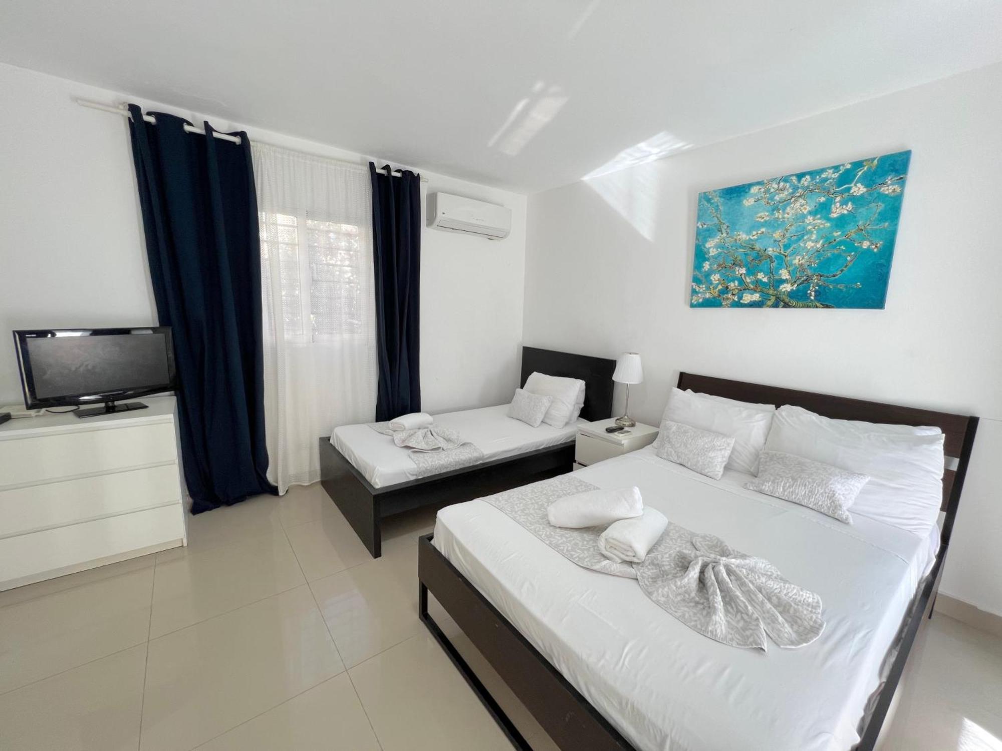 Sol Caribe Suites - Playa Los Corales - Beach Club, Wifi, Swimming Pool 蓬塔卡纳 外观 照片